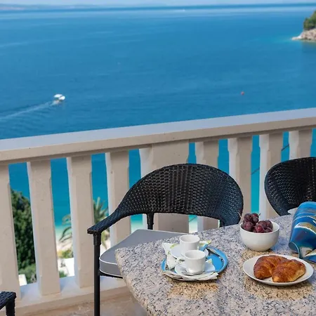 Awelon Omis Riviera Villa