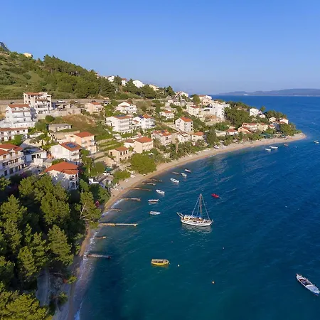 Awelon Omis Riviera * Stanici