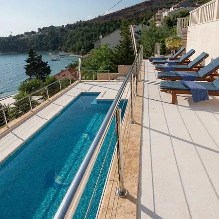 Awelon Omis Riviera *