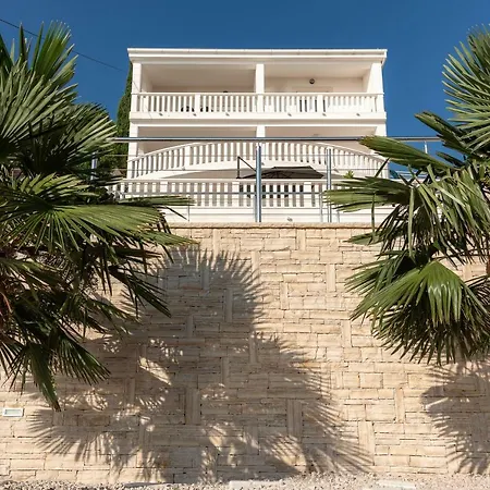 Awelon Omis Riviera *