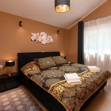 Awelon Omis Riviera *