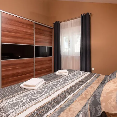Awelon Omis Riviera Villa *